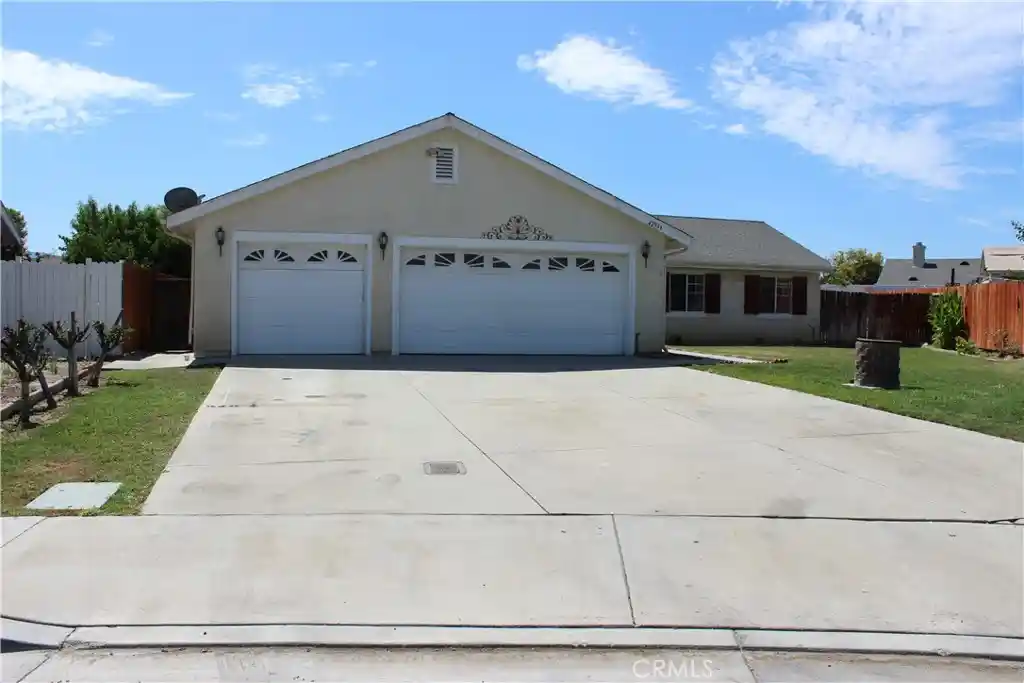 Photo 1 of Single family home for sale at 42933 Woodside Ct, Hemet, CA 92544 | MLS# PW26157186 | Listing updated on 2026-10-19