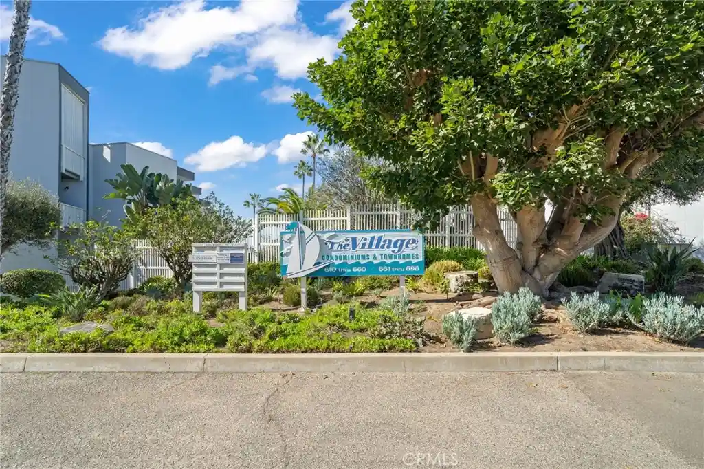 Condo for sale at 650 The Village #106, Redondo Beach, CA 90277 | MLS# IN26157265