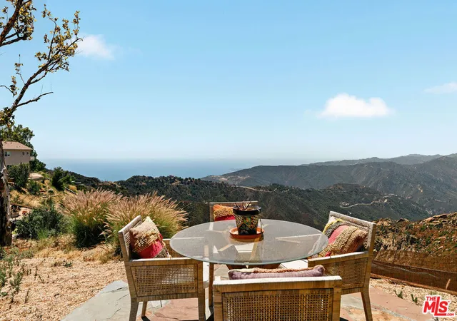 Photo 3 of Single family home for sale at 231 Loma Metisse Rd, Malibu, CA 90265 | MLS# 26860837 | Listing updated on 2026-09-21