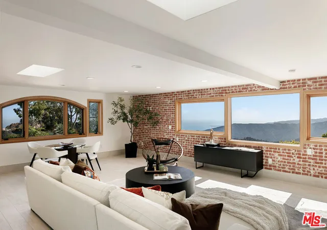 Photo 4 of Single family home for sale at 231 Loma Metisse Rd, Malibu, CA 90265 | MLS# 26860837 | Listing updated on 2026-09-21
