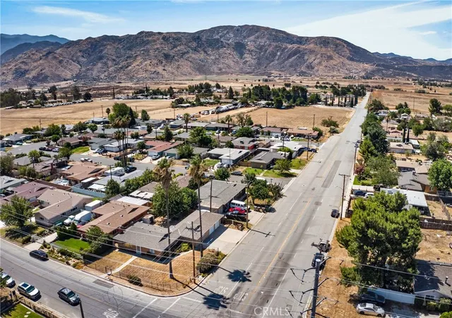 Photo 4 of Single family home for sale at 2174 W Lincoln, Banning, CA 92220 | MLS# IG26156881 | Listing updated on 2026-10-10