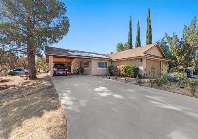 Photo 3 of Single family home for sale at 19381 Kinai, Apple Valley, CA 92307 | MLS# CV26157317 | Listing updated on 2026-10-01