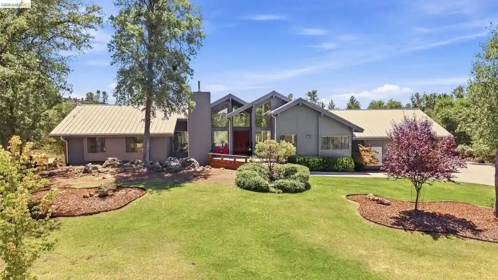 Single family home for sale at 14469 Phillip Ln, Sonora, CA 95370 | MLS# 41142159