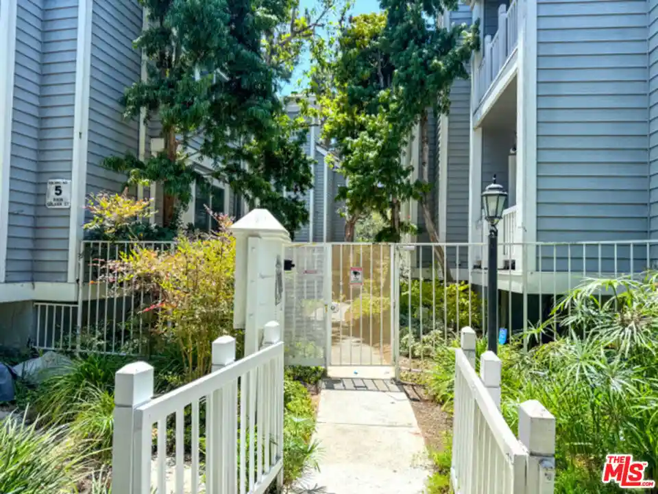 Photo 1 of Sale Pending at 8505 Gulana Ave #4206, Los Angeles, CA 90293 | MLS# 26861609 | Listing updated on 2026-10-29