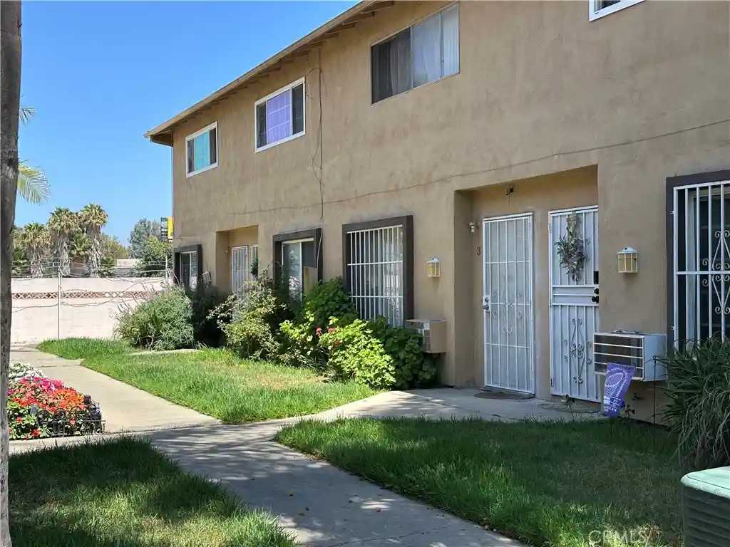 Condo for sale at 1602 N King #m3 St, Santa Ana, CA 92706 | MLS# PW26153864