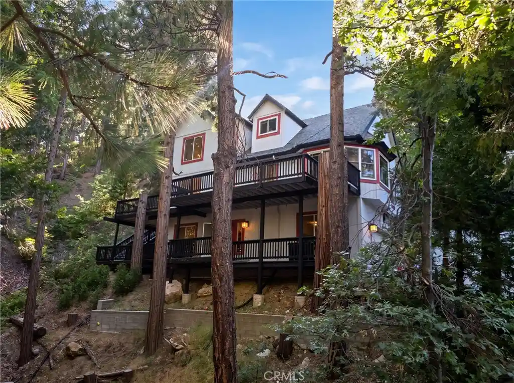 Single family home for sale at 472 Brentwood, Lake Arrowhead, CA 92352 | MLS# IV26157461