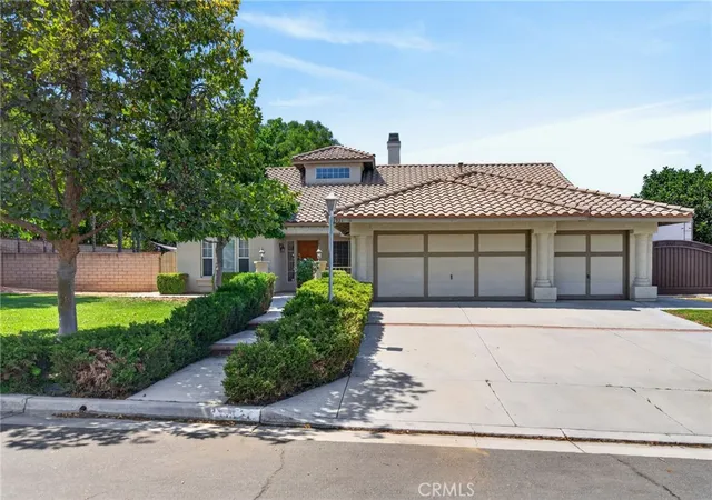 3rd image of 11321 Breithorn Ct, Riverside, CA 92503 | MLS# IV26157502
