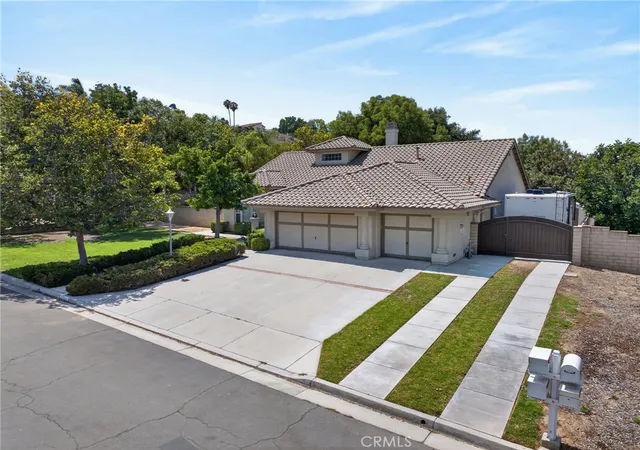 5th image of 11321 Breithorn Ct, Riverside, CA 92503 | MLS# IV26157502