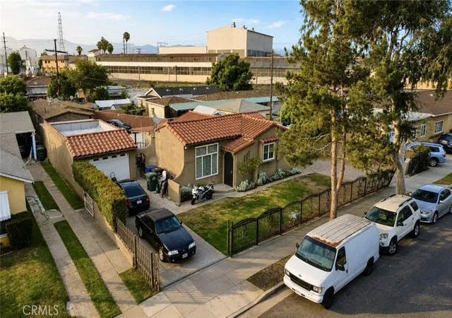 Photo 4 of House for sale at 5237 Duncan, South Gate, CA 90280 | MLS# HD26157253 | Listing updated on 2026-09-17