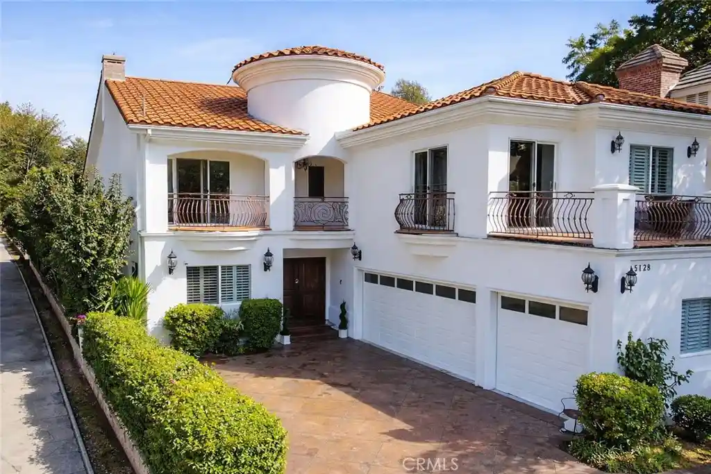 Photo 1 of Single family home for sale at 5128 Avenida Hacienda, Tarzana, CA 91356 | MLS# AR26157557 | Listing updated on 2026-10-09