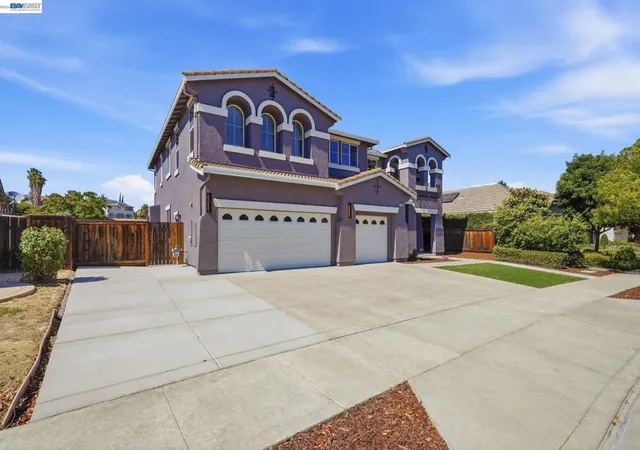 Photo 3 of Single family home for sale at 2633 Spyglass Dr, Brentwood, CA 94513 | MLS# 41142170 | Listing updated on 2026-10-01
