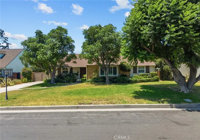 Photo 3 of Single family home for sale at 6951 Chisholm, Van Nuys, CA 91406 | MLS# OC26157565 | Listing updated on 2026-10-06