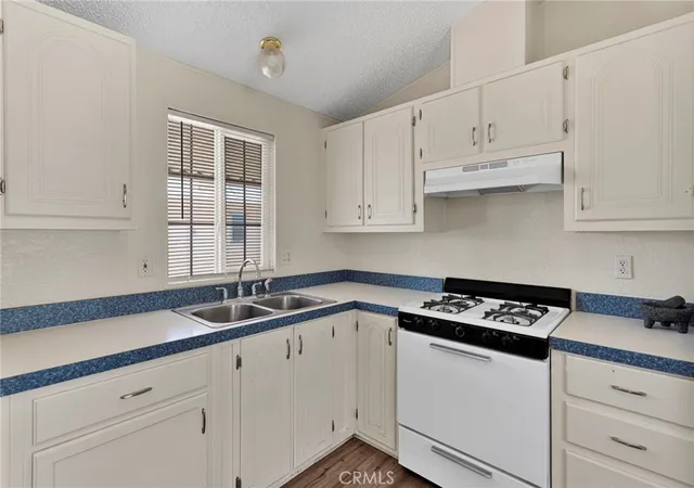 Photo 4 of Manufactured home for sale at 22601 Bear Valley #27, Apple Valley, CA 92308 | MLS# HD26156944 | Listing updated on 2026-09-22