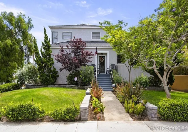 Listing Photo 3 - Condo for sale in building located at 1106 4Th St, Coronado, CA 48176 - Unit #4