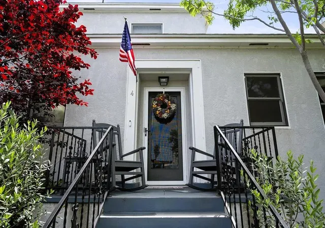 Listing Photo 4 - Condo for sale in building located at 1106 4Th St, Coronado, CA 48176 - Unit #4