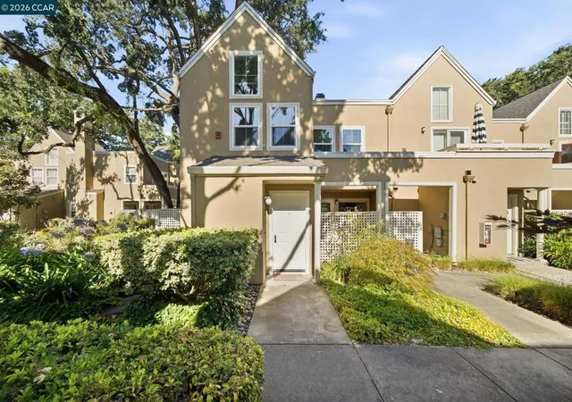 Photo 2 of Townhouse for sale at 211 Kingston Way, Walnut Creek, CA 94597 | MLS# 41142182 | Listing updated on 2026-10-09