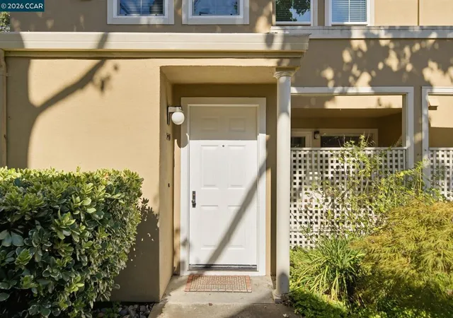 Photo 4 of Townhouse for sale at 211 Kingston Way, Walnut Creek, CA 94597 | MLS# 41142182 | Listing updated on 2026-10-09