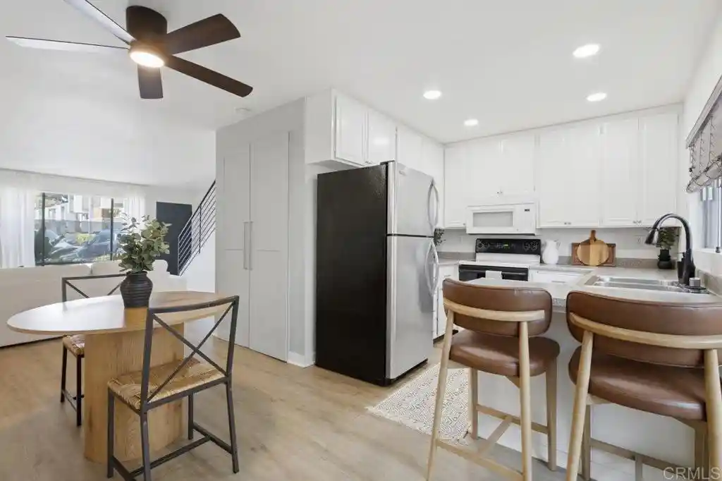 Listing Photo 2 - Condo for sale in 3282 Berger Ave located at 3282 Berger Ave, San Diego, CA 92123 - Unit #A3