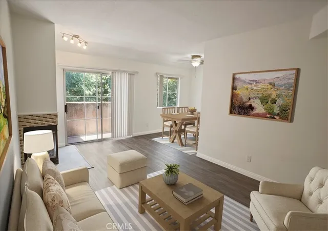 Listing Photo 4 - Condo for sale in building located at 7320 Balboa Blvd, Lake Balboa, CA 91406 - Unit #205