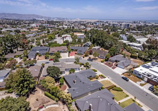 37th image of 2618 Martinez Dr, Burlingame, CA 94010 | MLS# ML82054826