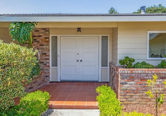 3rd image of 2618 Martinez Dr, Burlingame, CA 94010 | MLS# ML82054826