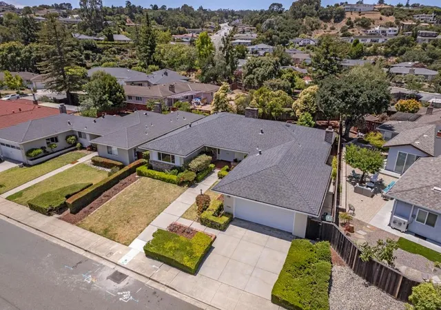 4th image of 2618 Martinez Dr, Burlingame, CA 94010 | MLS# ML82054826