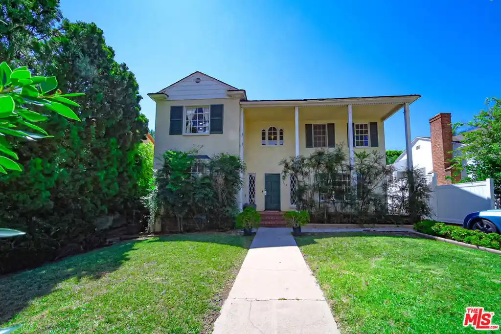 Photo 1 of Single family home for sale at 713 N Doheny Dr, Beverly Hills, CA 90210 | MLS# 26862079 | Listing updated on 2026-10-21