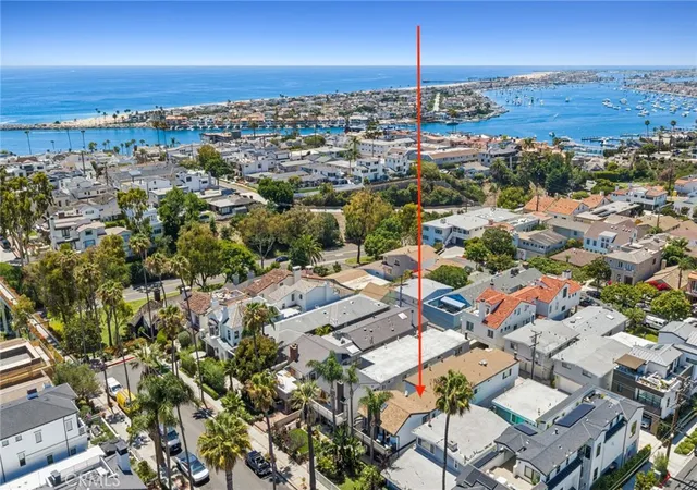 Photo 3 of Condo for sale at 415 Goldenrod, Corona Del Mar, CA 92625 | MLS# OC26157920 | Listing updated on 2026-09-24