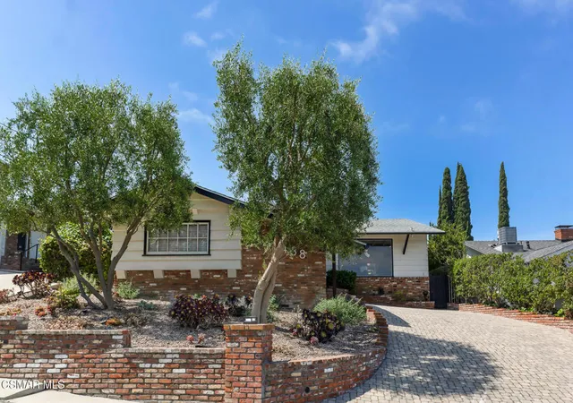 Photo 1 of Single family home for sale at 22438 Venido Rd, Woodland Hills, CA 91364 | MLS# 226003453 | Listing updated on 2026-09-13