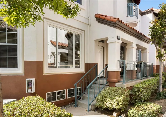 Photo 3 of Townhouse for sale at 12626 Nicklaus Ln, Tustin, CA 92782 | MLS# OC26157587 | Listing updated on 2026-10-10