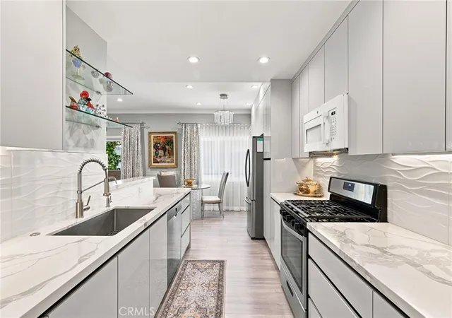 Photo 4 of Condo for sale at 14607 Erwin St #107, Van Nuys, CA 91411 | MLS# SR26152296 | Listing updated on 2026-09-29