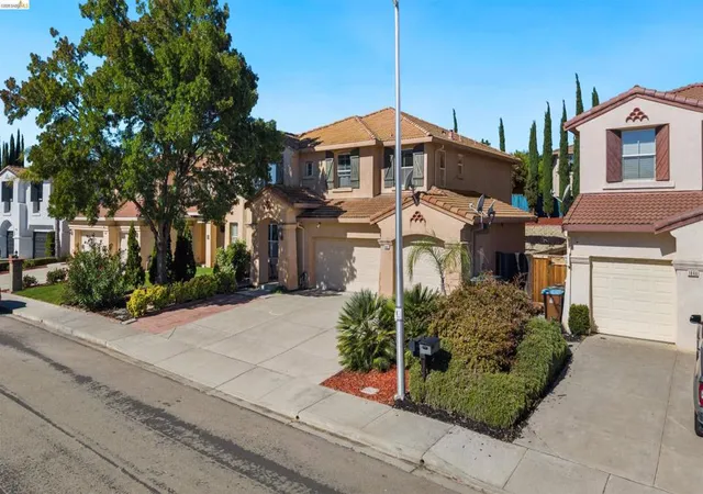 Photo 3 of Single family home for sale at 1842 Sanger Peak Way, Antioch, CA 94531 | MLS# 41142224 | Listing updated on 2026-10-07