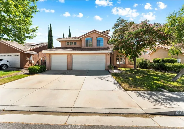 Photo 2 of Single family home for sale at 40059 Lloyds Ct, Palmdale, CA 93551 | MLS# GD26158250 | Listing updated on 2026-09-12