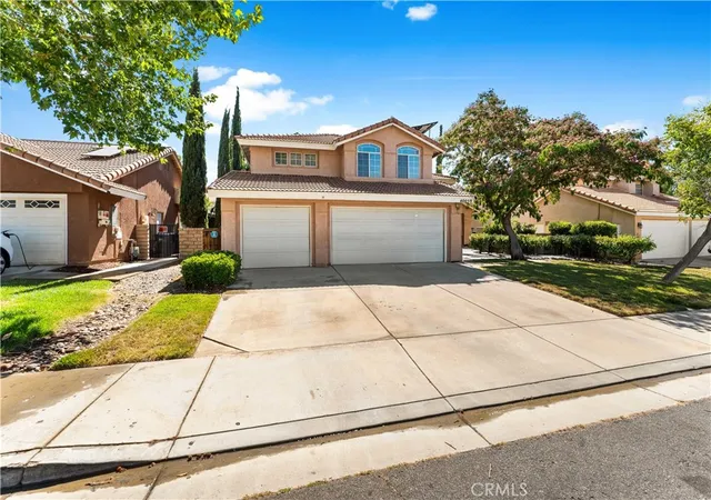 Photo 3 of Single family home for sale at 40059 Lloyds Ct, Palmdale, CA 93551 | MLS# GD26158250 | Listing updated on 2026-09-12