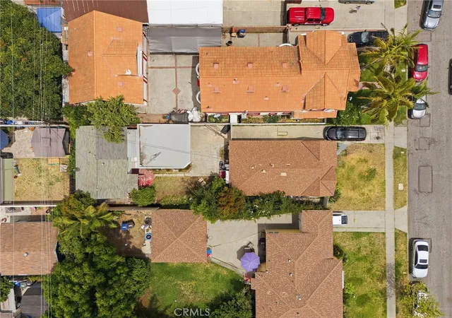 Photo 3 of Sale Pending at 9231 Hunt Ave, South Gate, CA 90280 | MLS# IV26158290 | Listing updated on 2026-09-05