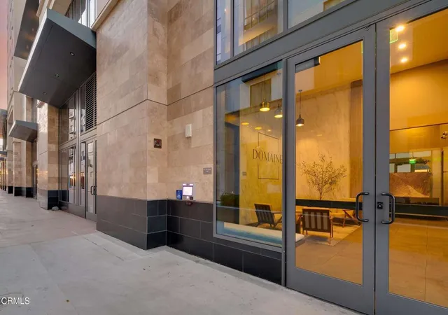 Photo 3 of Sale Pending at 39 S Los Robles Ave #5016, Pasadena, CA 91101 | MLS# P1-28115 | Listing updated on 2026-10-05
