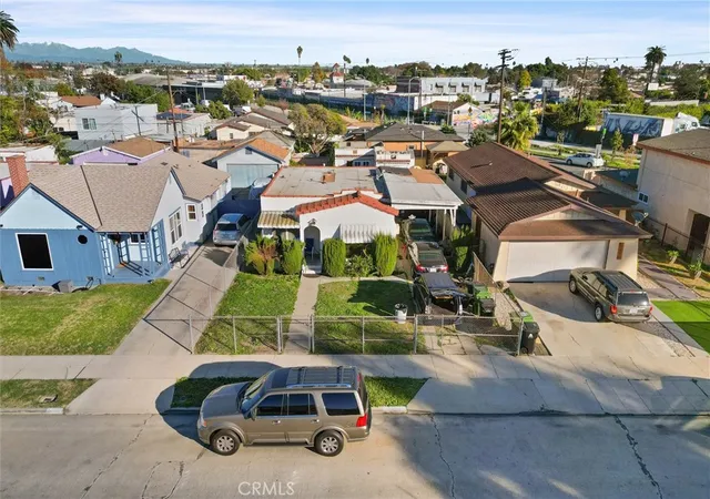Photo 1 of Sale Pending at 6326 5th Avenue, Los Angeles, CA 90043 | MLS# SB26158058 | Listing updated on 2026-09-29