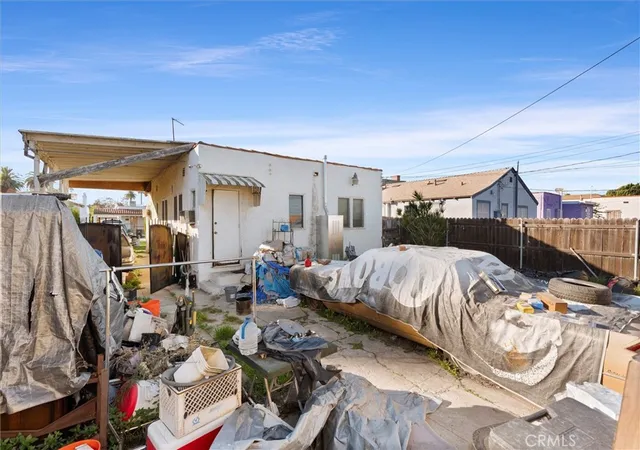 Photo 2 of Sale Pending at 6326 5th Avenue, Los Angeles, CA 90043 | MLS# SB26158058 | Listing updated on 2026-09-29