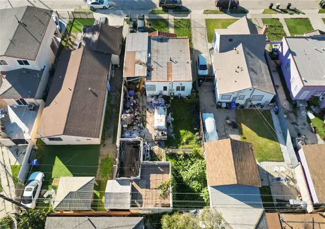 Photo 4 of Sale Pending at 6326 5th Avenue, Los Angeles, CA 90043 | MLS# SB26158058 | Listing updated on 2026-09-29