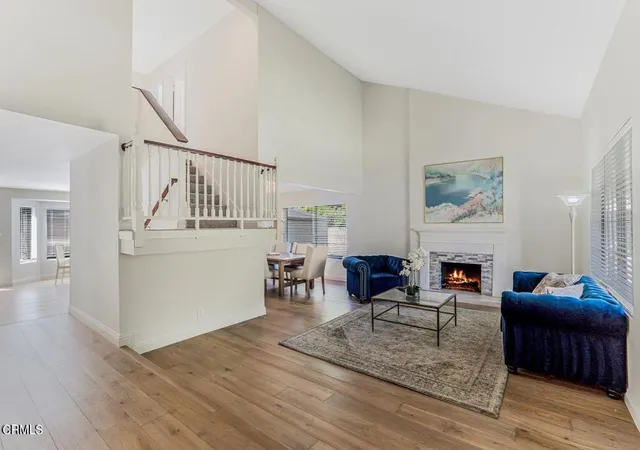 3rd image of 263 Fox Hills Dr, Thousand Oaks, CA 91361 | MLS# V1-37718