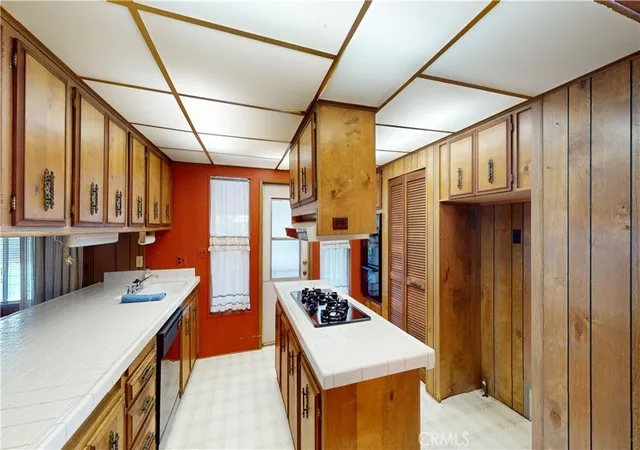 Photo 2 of Manufactured home for sale at 24921 Muirlands #199, Lake Forest, CA 92630 | MLS# OC26158351 | Listing updated on 2026-09-21