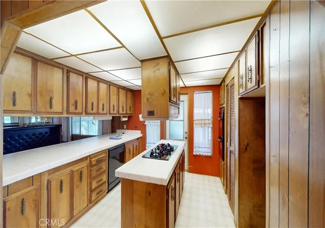 Photo 3 of Manufactured home for sale at 24921 Muirlands #199, Lake Forest, CA 92630 | MLS# OC26158351 | Listing updated on 2026-09-21