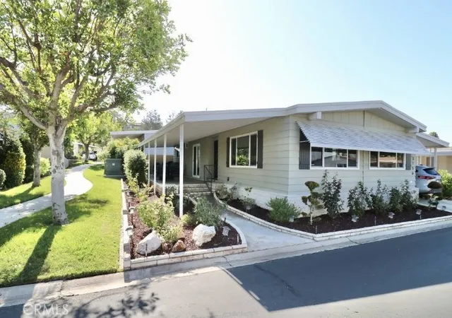 Photo 3 of Manufactured home for sale at 3756 Lake Crst Dr #61, Yorba Linda, CA 92886 | MLS# OC26158587 | Listing updated on 2026-09-05