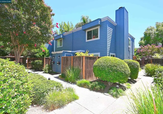 Photo 2 of Townhouse for sale at 1290 Honey Trl, Walnut Creek, CA 94597 | MLS# 41142244 | Listing updated on 2026-10-06