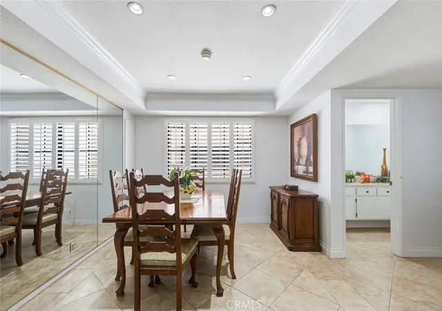 Listing Photo 4 - Condo for sale in building located at 640 S Lake, Pasadena, CA 91106 - Unit #203