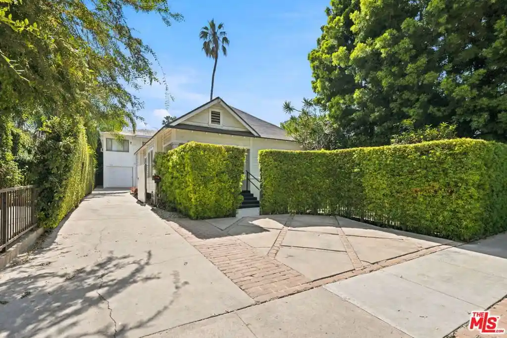 Photo 1 of Multi family home for sale at 322 Huntley Dr, West Hollywood, CA 90048 | MLS# 26862341 | Listing updated on 2026-07-28