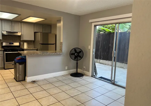 1st image of 1927 Houston #5, Fullerton, CA 92833 | MLS# IV26158689