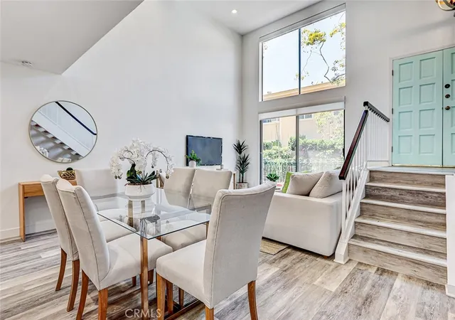 Photo 2 of Townhouse for sale at 984 Granville, Los Angeles, CA 90049 | MLS# SB26158670 | Listing updated on 2026-10-07