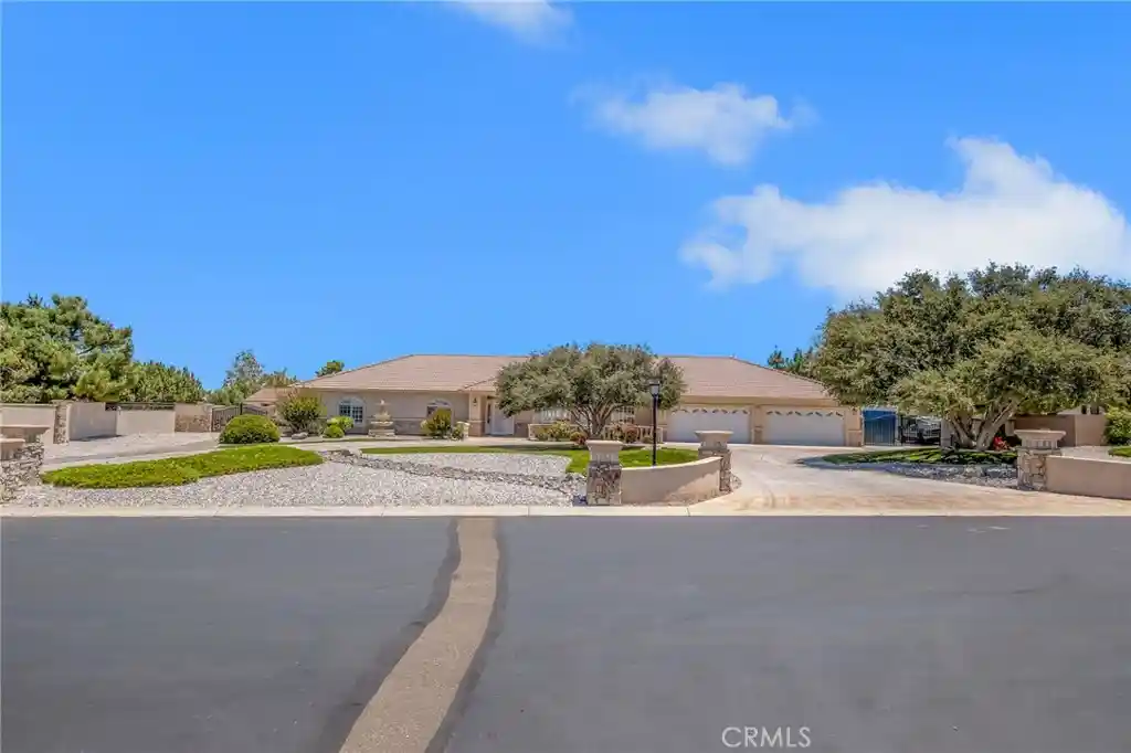 Single family home for sale at 6955 Oak View Ct, Oak Hills, CA 92344 | MLS# HD26157510