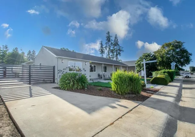3rd image of 661 Empey Wy, San Jose, CA 95128 | MLS# ML82054720